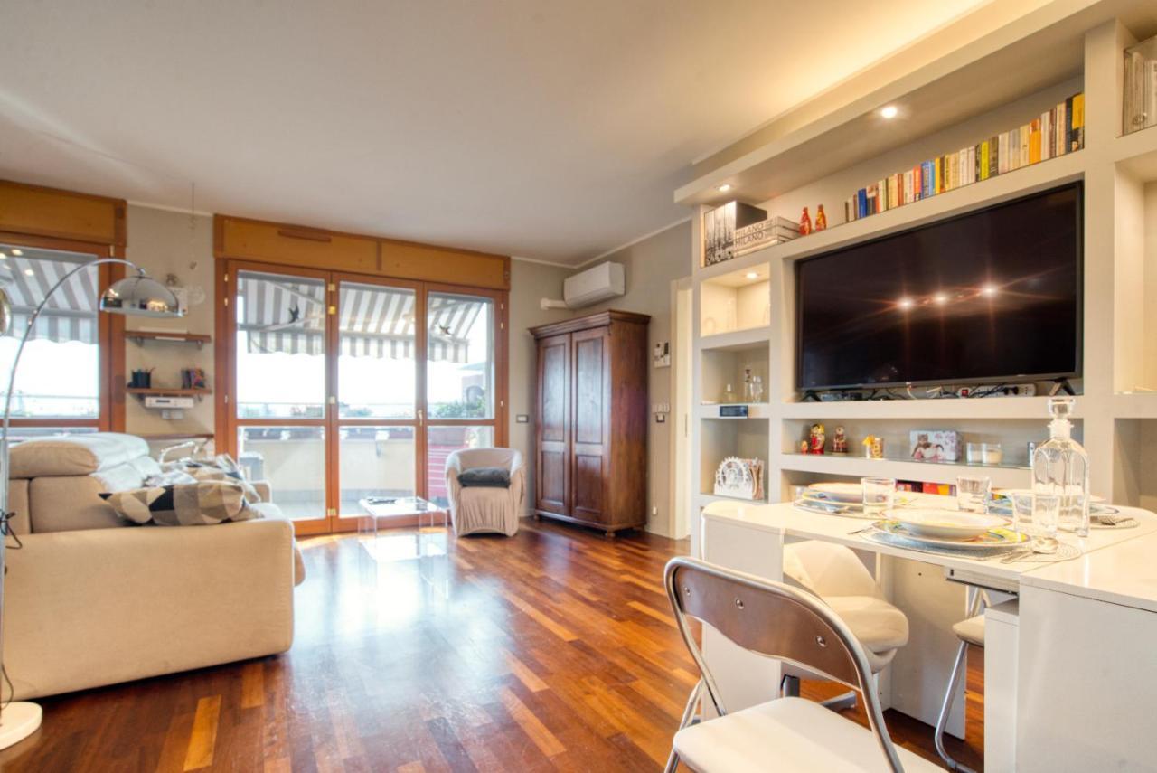 Caseospitali - Casa Di Bibi, Colorato Ed Elegante Bilocale Vicino Al Naviglio Martesana Per 4 Vimodrone Eksteriør billede